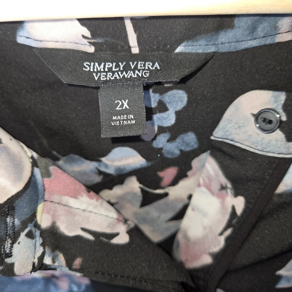 3 For $60. Simply Vera Vera Wang Black Floral Blouse - Picture 3 of 11